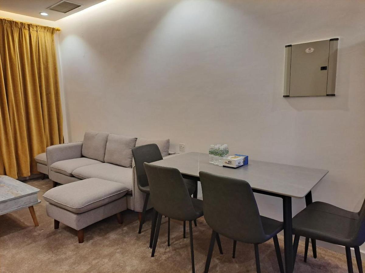 Golden Dahlia Fintas Aparthotel Kuwait City Exterior photo
