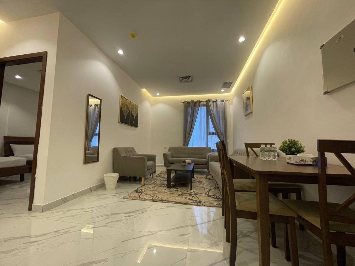 Golden Dahlia Fintas Aparthotel Kuwait City Exterior photo