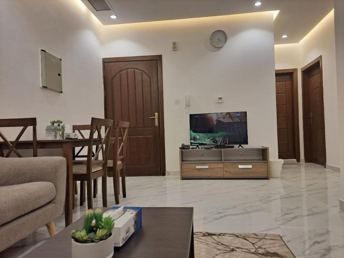 Golden Dahlia Fintas Aparthotel Kuwait City Exterior photo