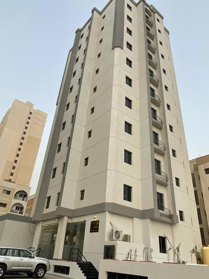 Golden Dahlia Fintas Aparthotel Kuwait City Exterior photo