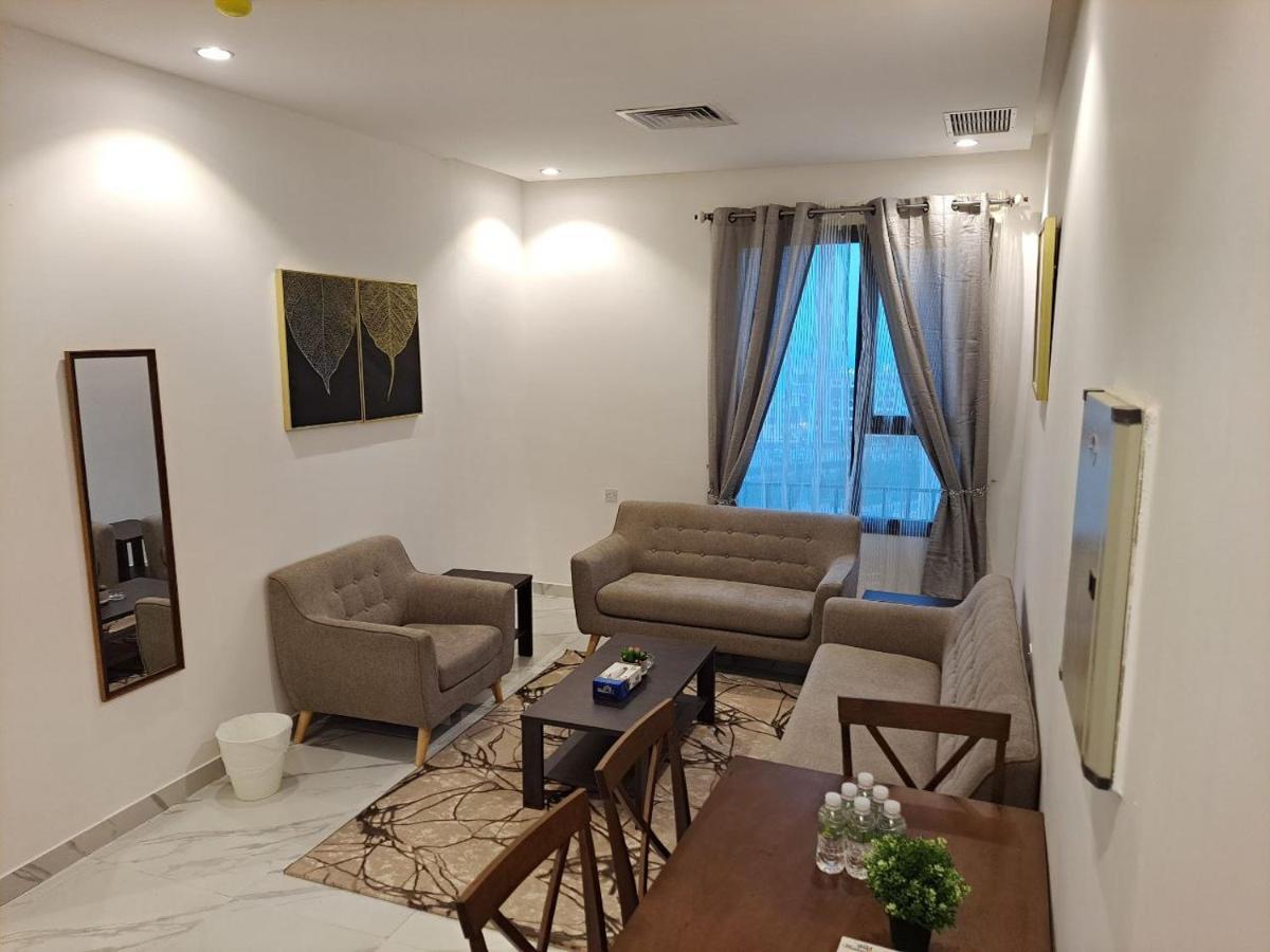 Golden Dahlia Fintas Aparthotel Kuwait City Exterior photo