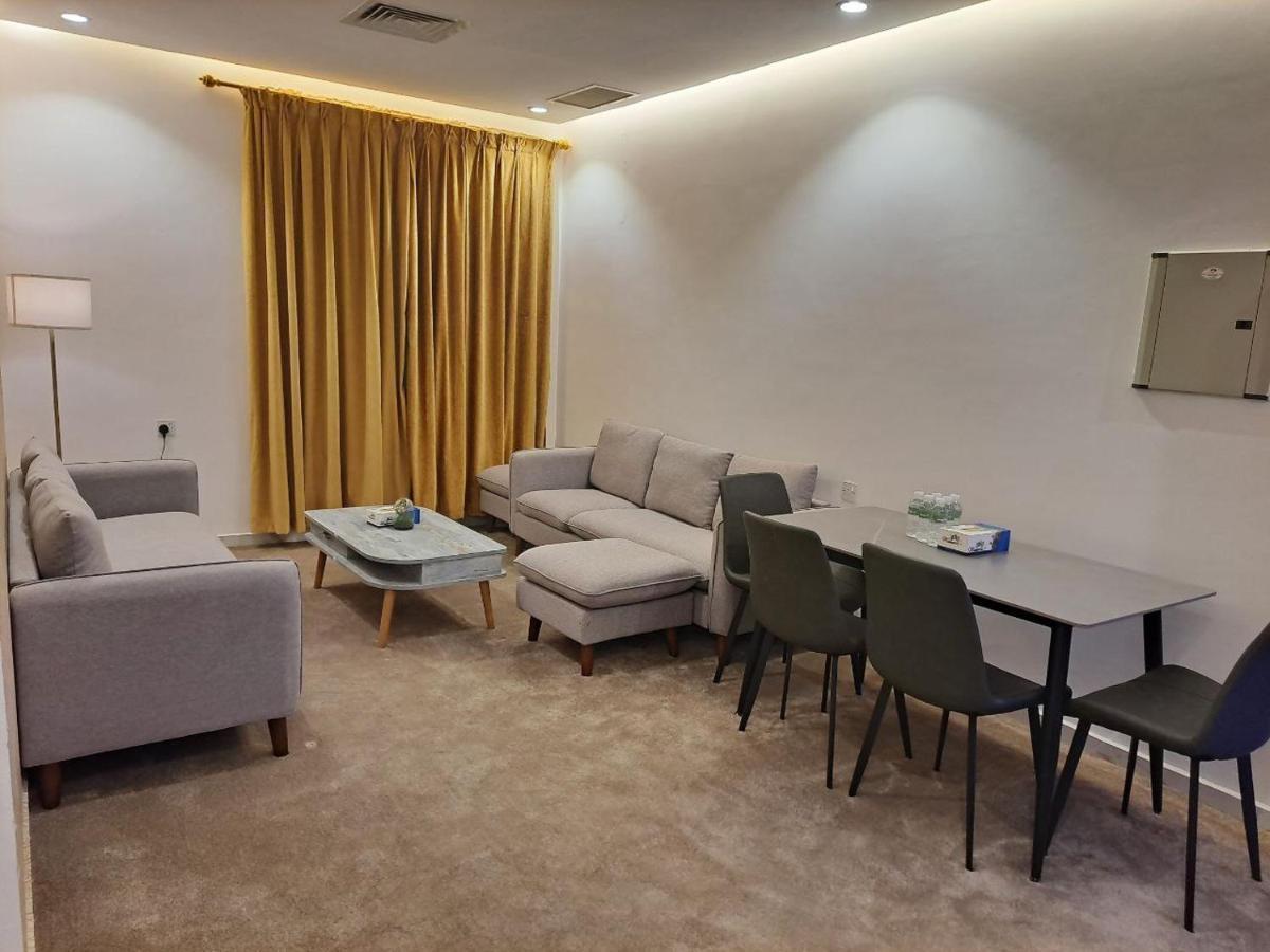 Golden Dahlia Fintas Aparthotel Kuwait City Exterior photo
