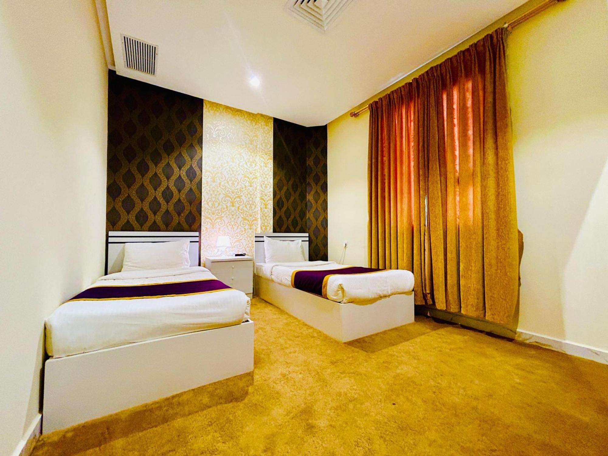 Golden Dahlia Fintas Aparthotel Kuwait City Exterior photo