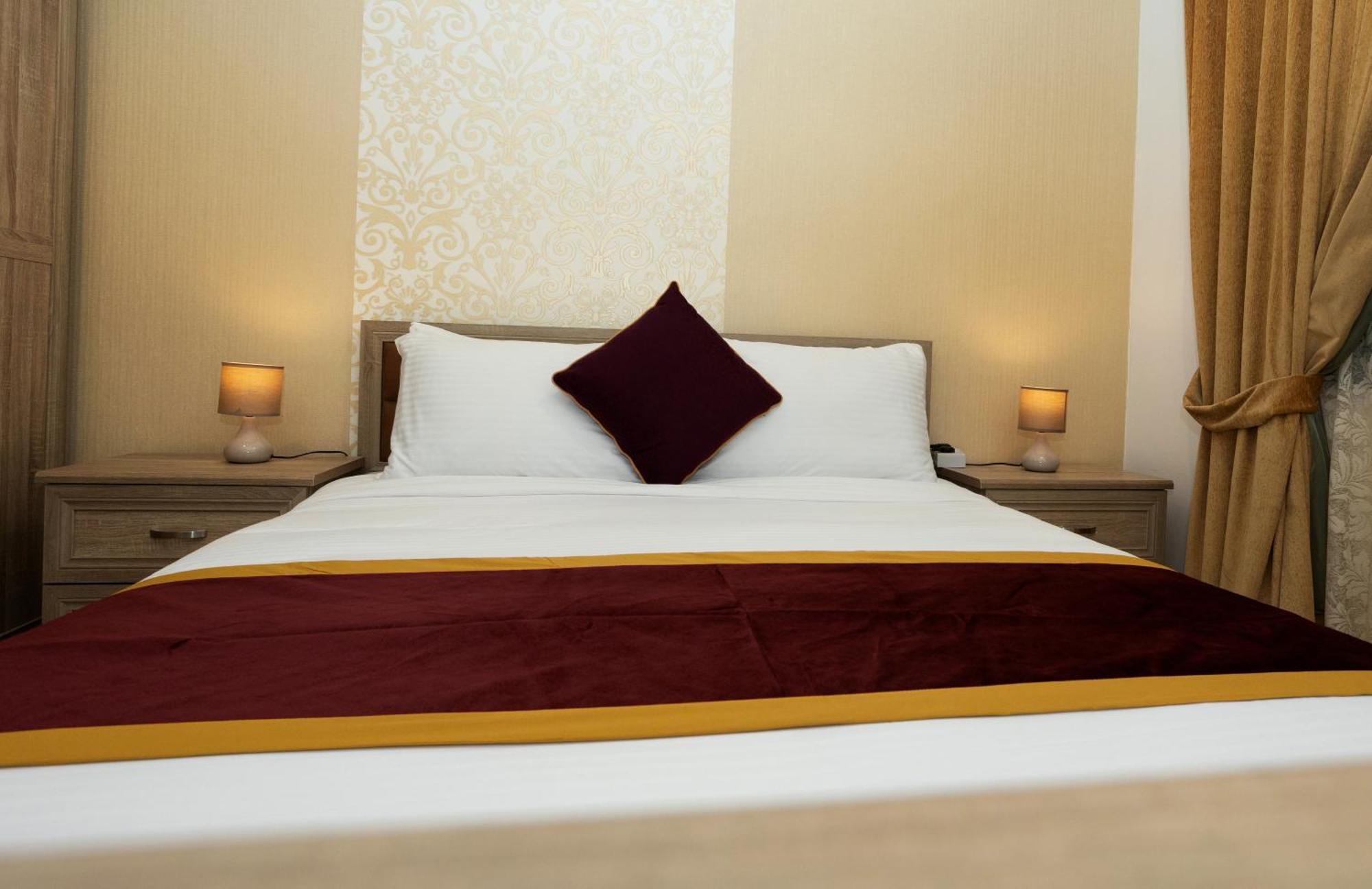Golden Dahlia Fintas Aparthotel Kuwait City Exterior photo