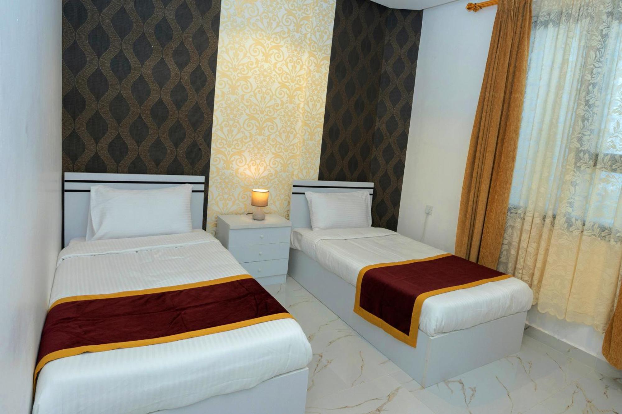 Golden Dahlia Fintas Aparthotel Kuwait City Exterior photo
